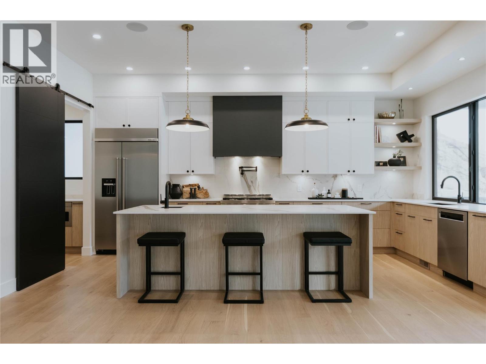 5533 Foothill Court, Kelowna