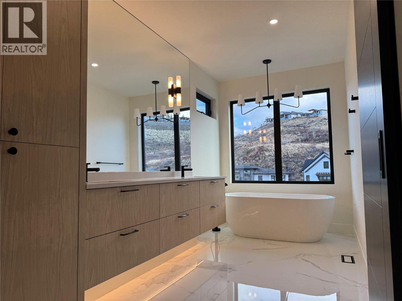  5533 Foothill Court, Kelowna