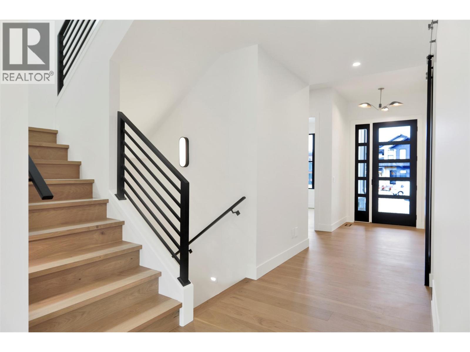  5533 Foothill Court, Kelowna