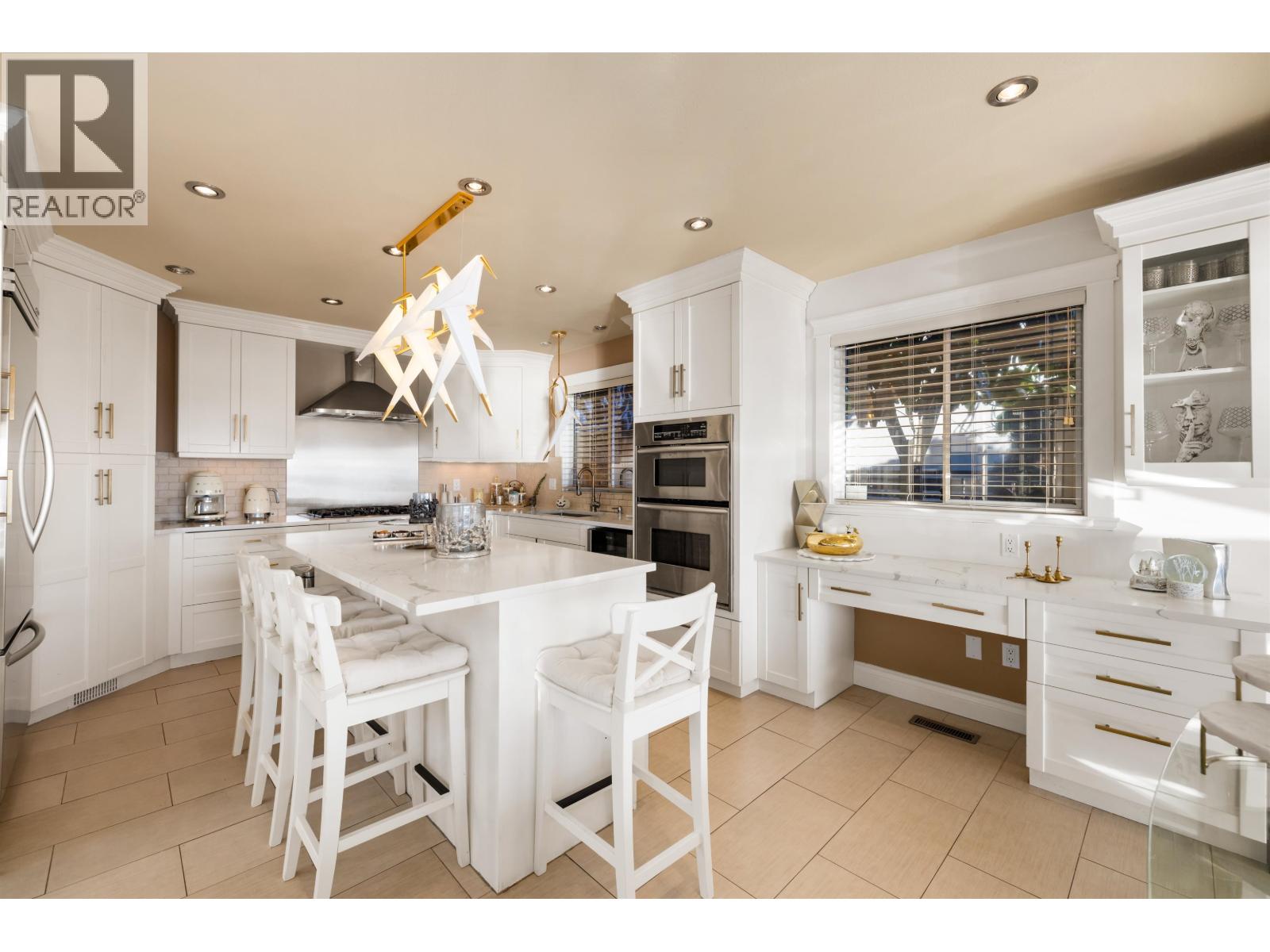 2198 ROSEBERY AVENUE, West Vancouver