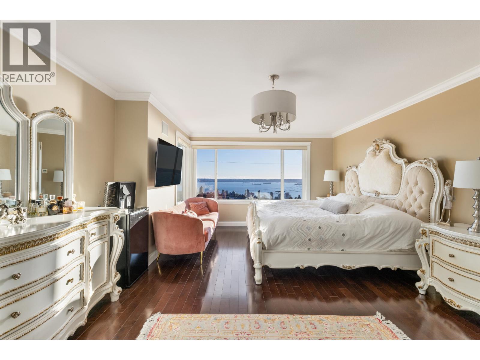 2198 ROSEBERY AVENUE, West Vancouver