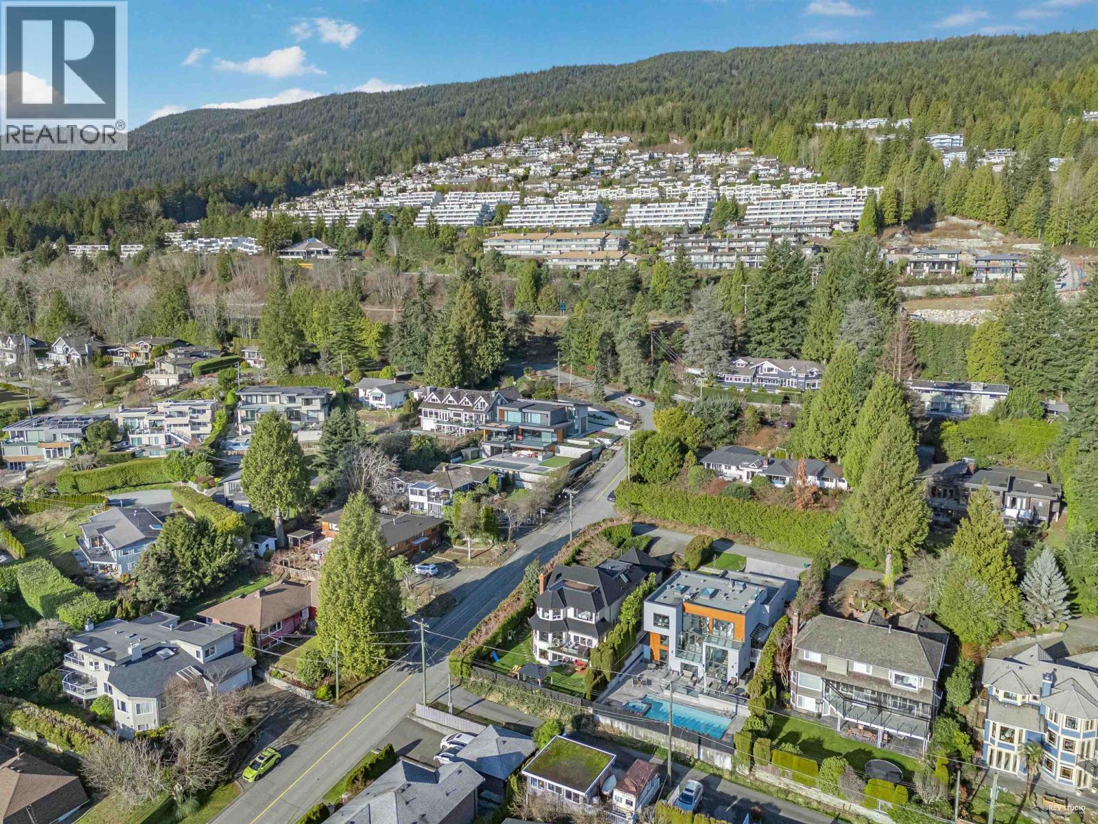 2198 ROSEBERY AVENUE, West Vancouver