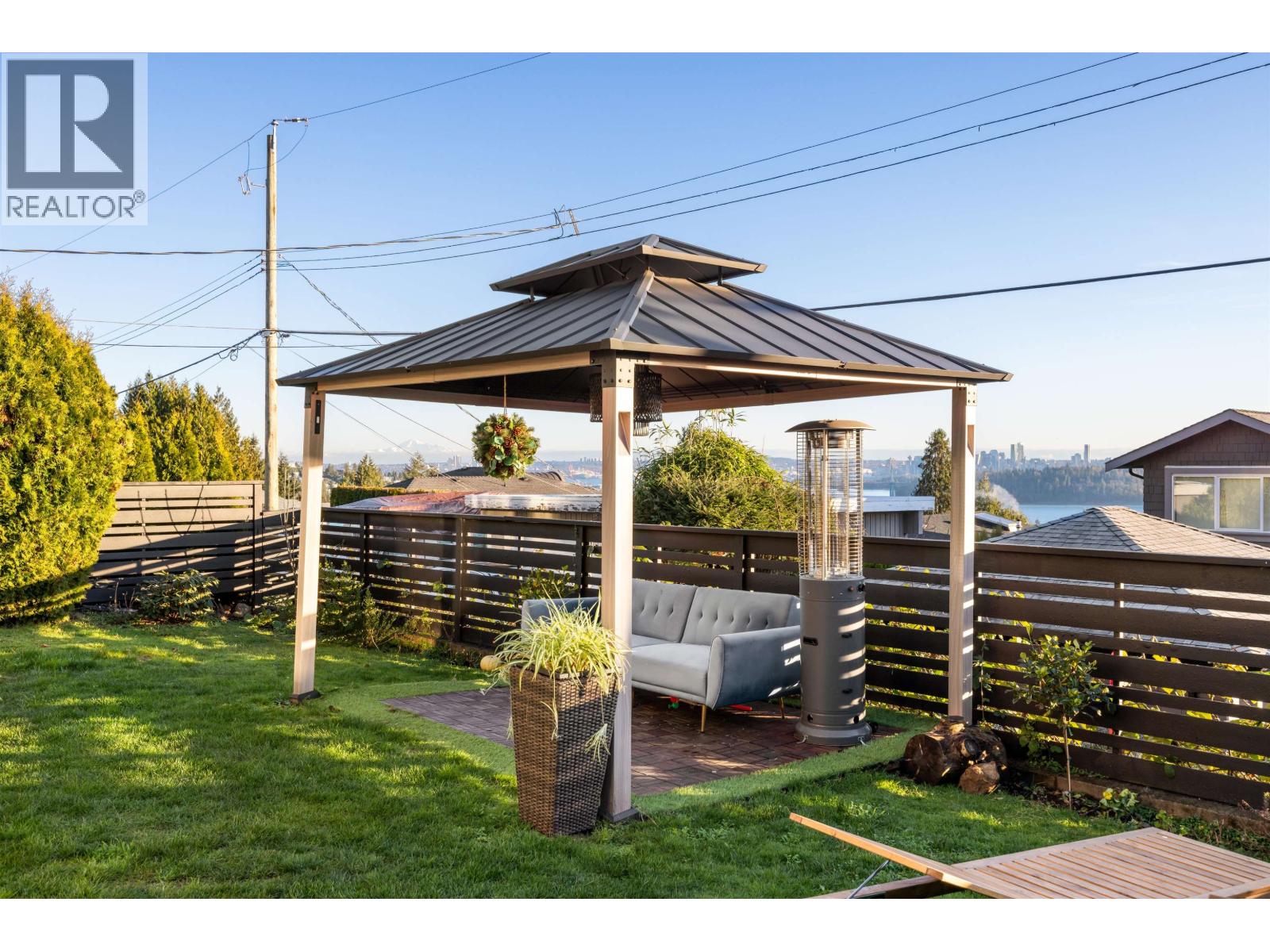 2198 ROSEBERY AVENUE, West Vancouver