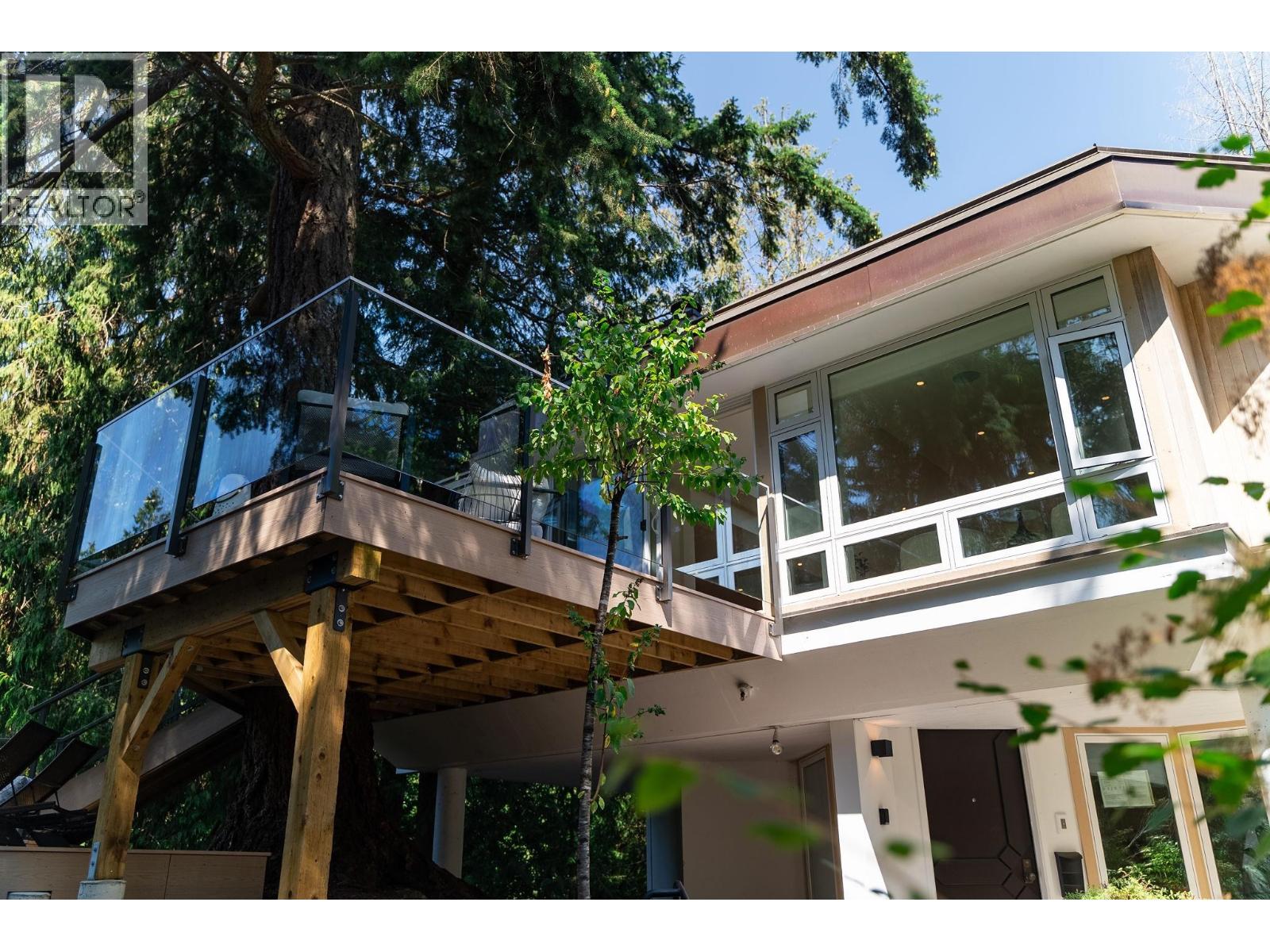 5061 BEAR LANE, West Vancouver