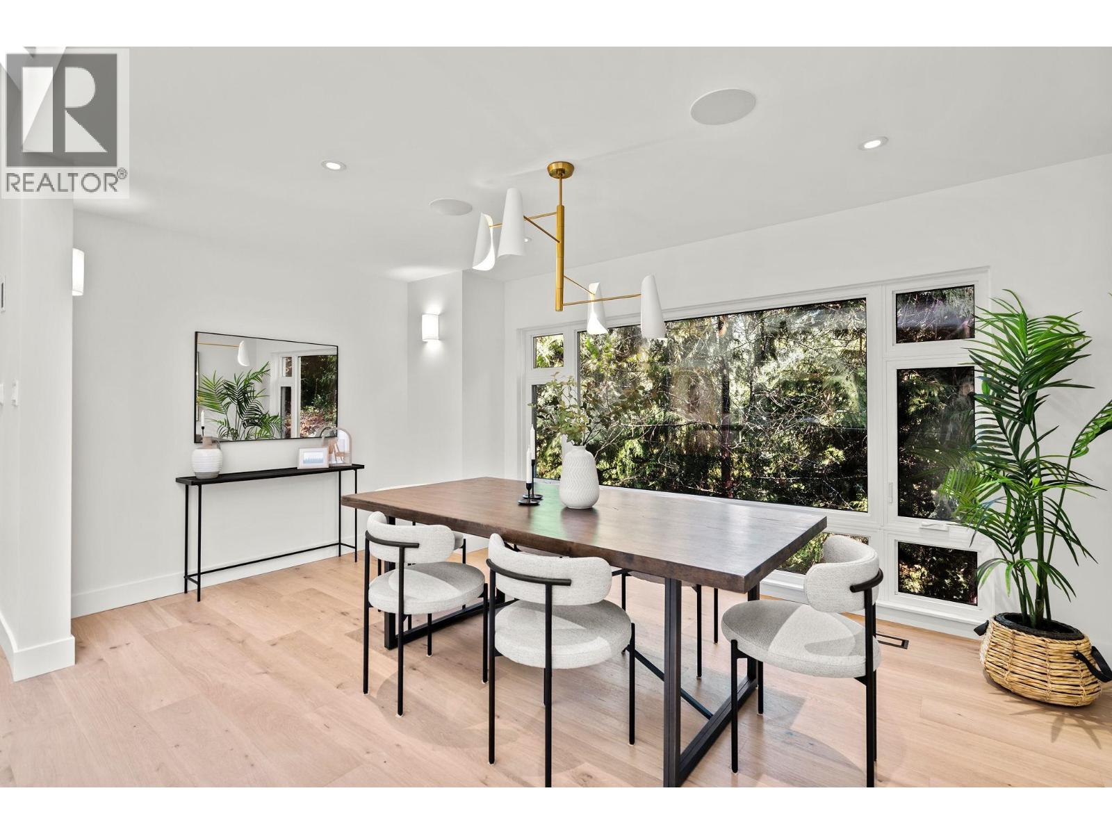 5061 BEAR LANE, West Vancouver