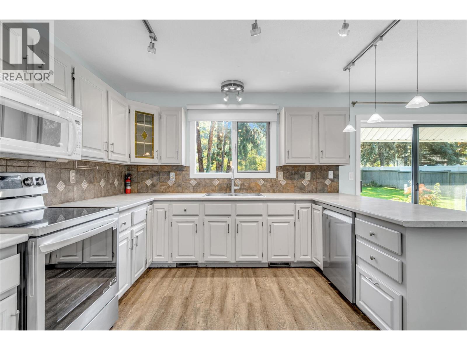  2605 Alberta Court, Kelowna