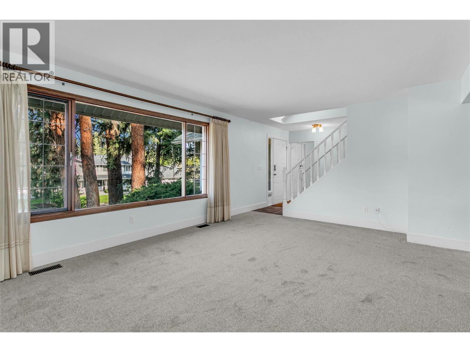  2605 Alberta Court, Kelowna