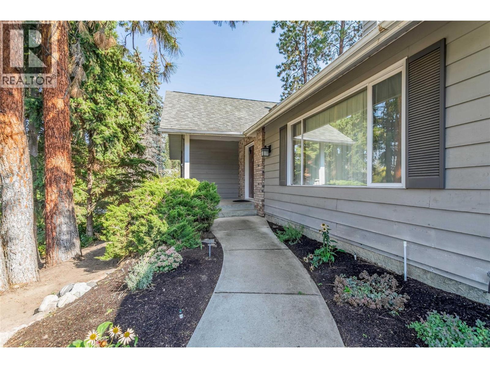  2605 Alberta Court, Kelowna