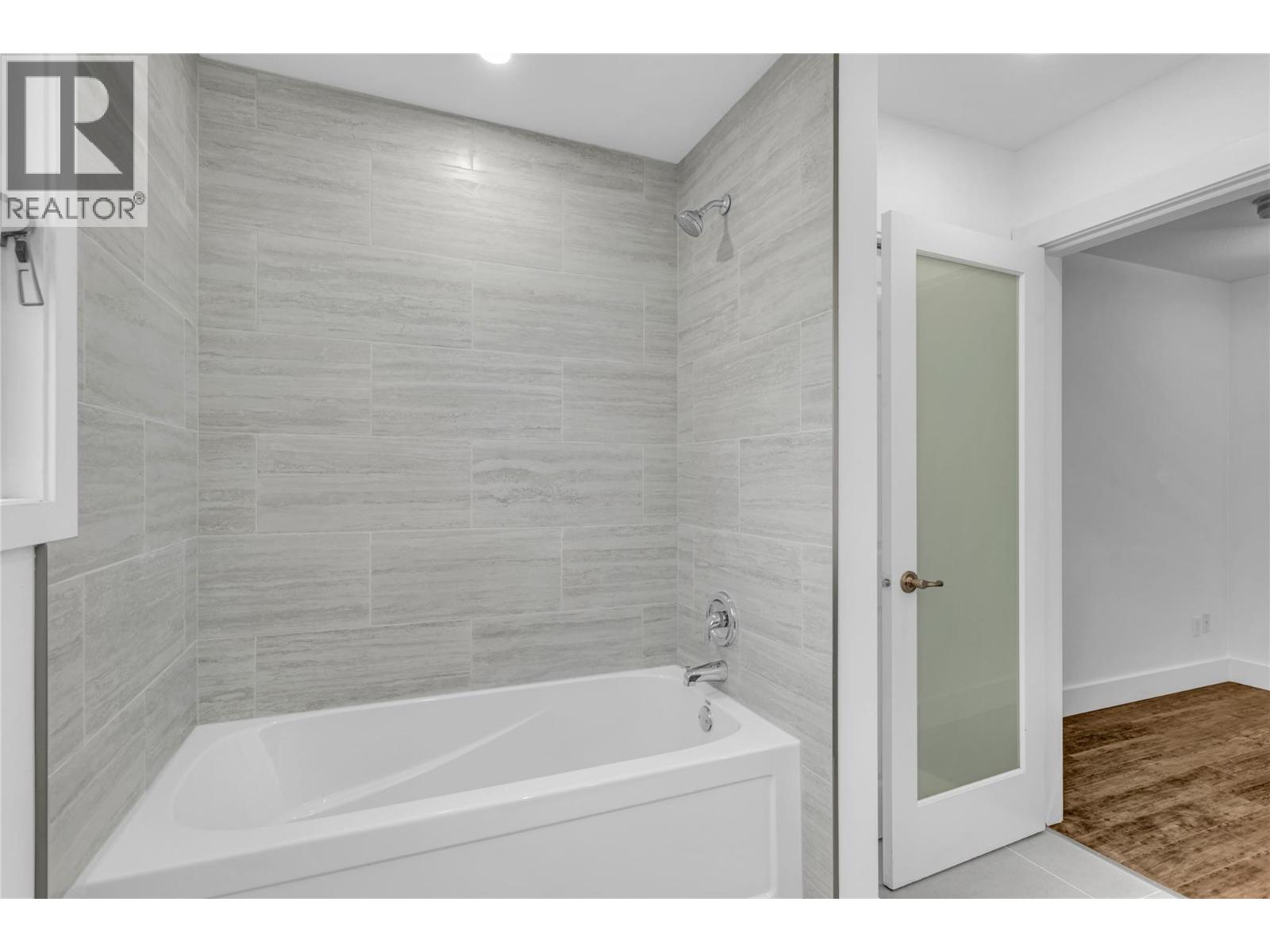  2605 Alberta Court, Kelowna