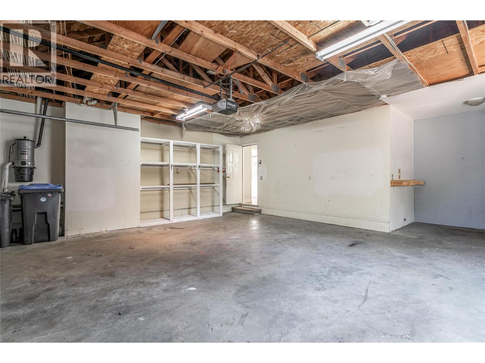  2605 Alberta Court, Kelowna