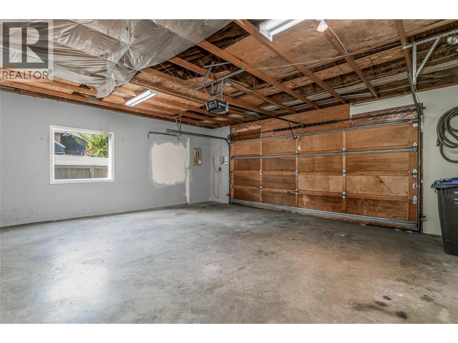  2605 Alberta Court, Kelowna