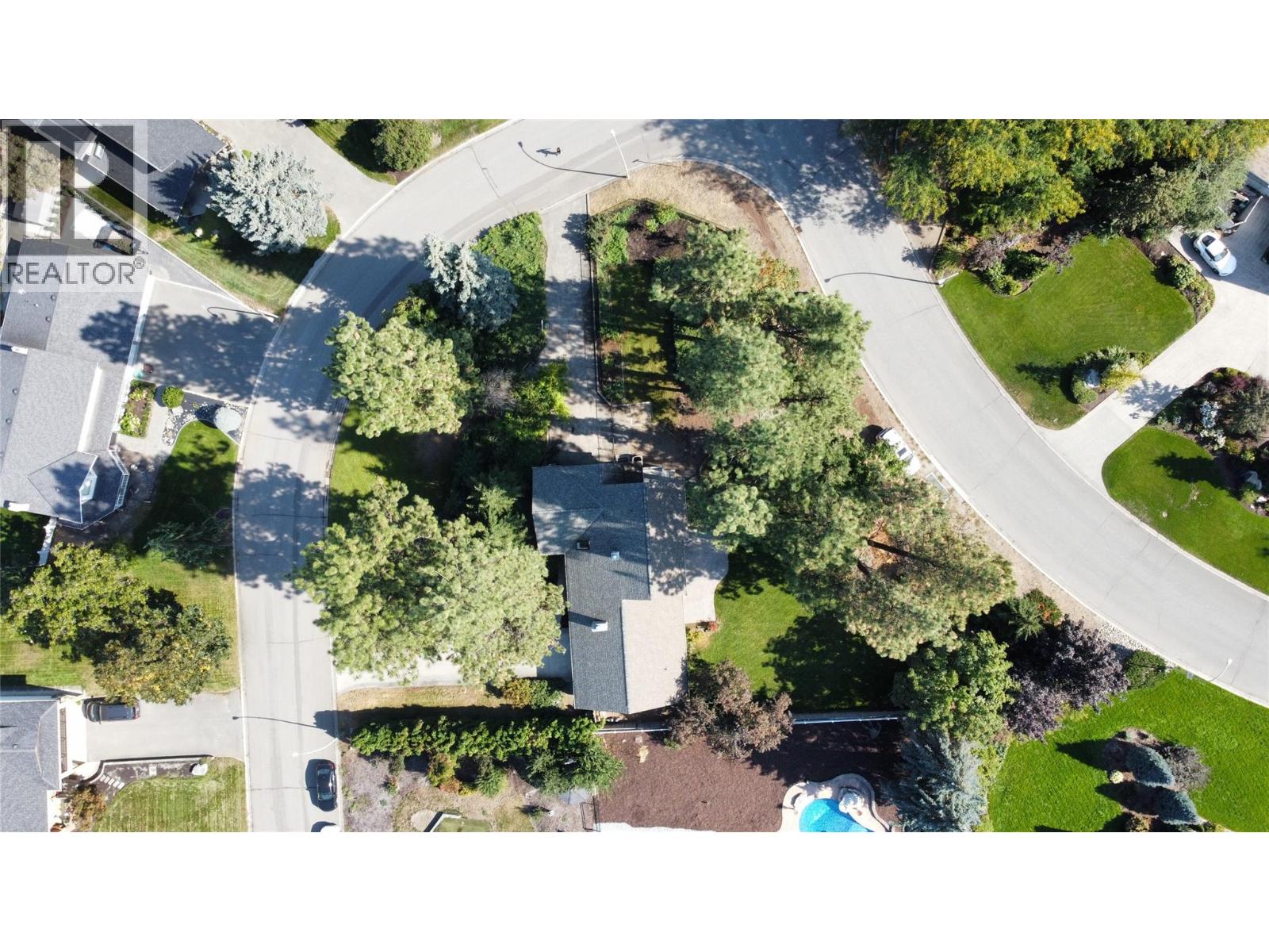  2605 Alberta Court, Kelowna