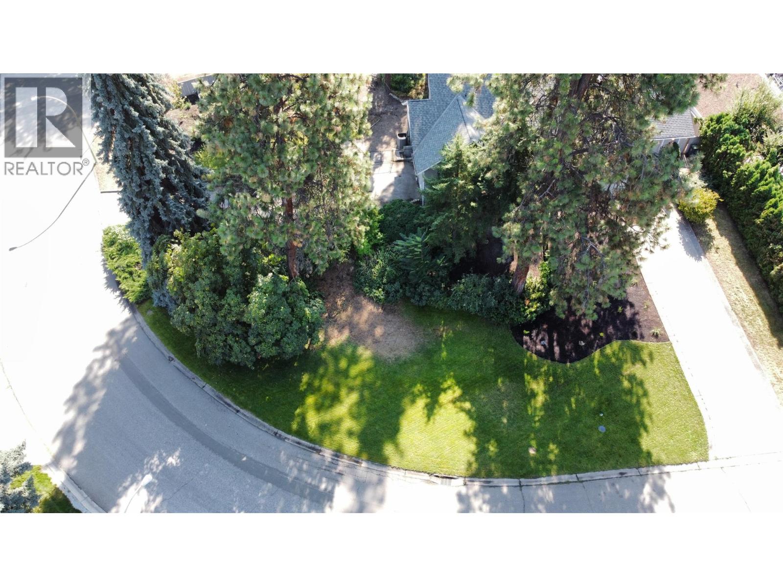  2605 Alberta Court, Kelowna