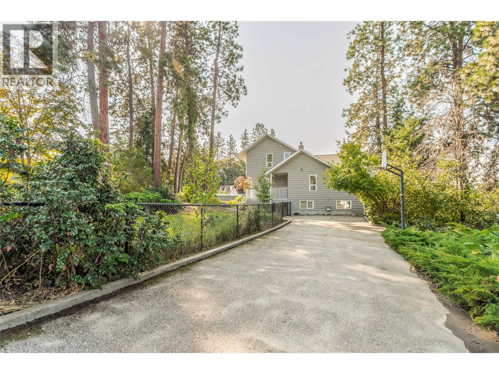  2605 Alberta Court, Kelowna