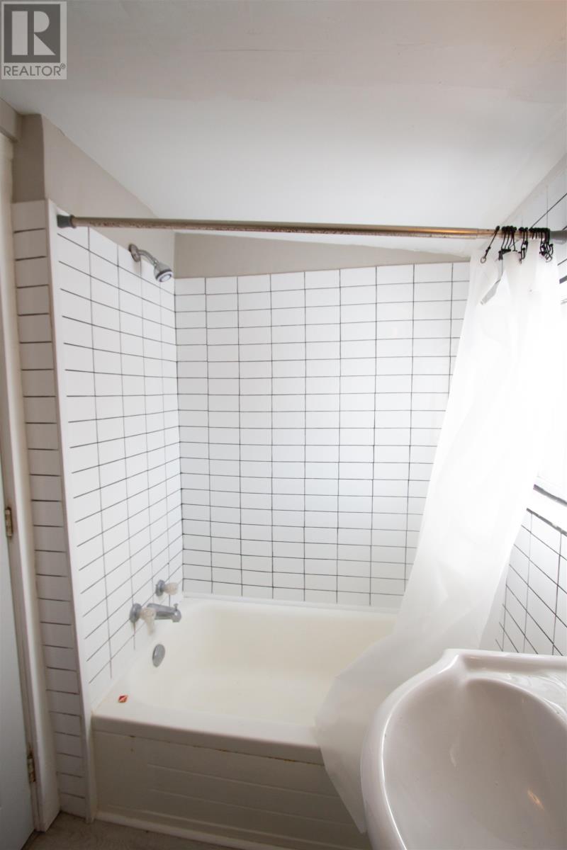 504 SHEEN STREET - 6