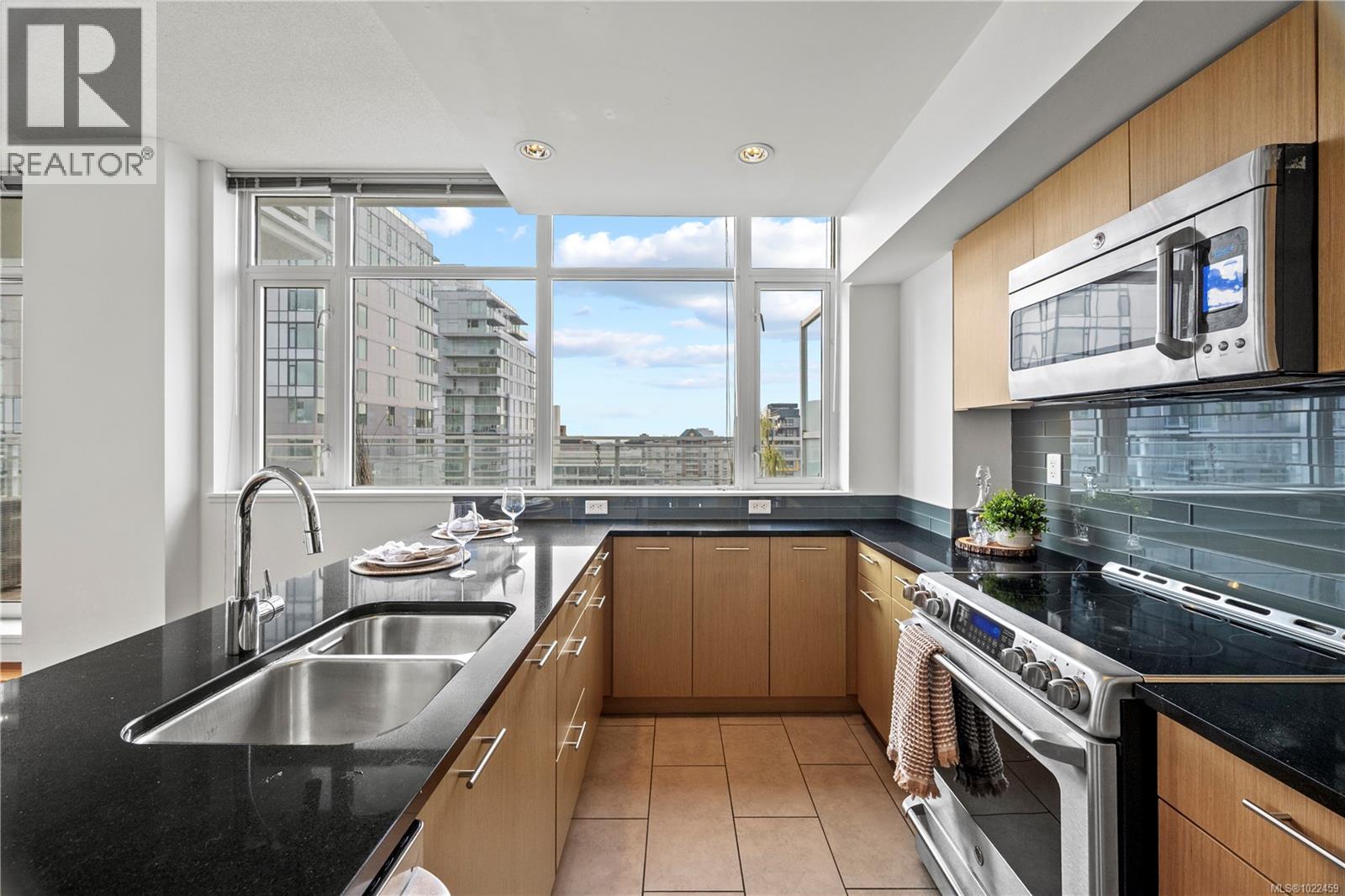 1401 834 Johnson St, Victoria