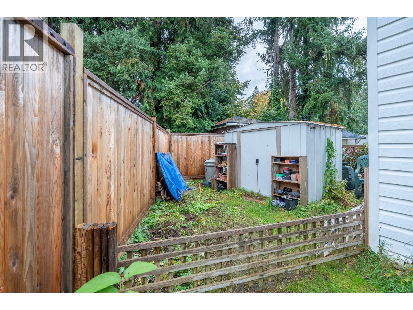 1 4514 SUNSHINE COAST HIGHWAY, Sechelt