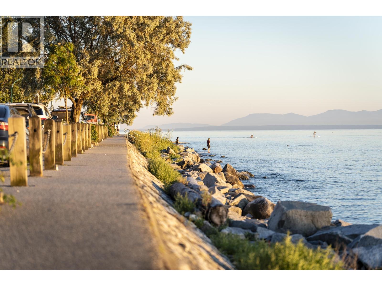 1 4514 SUNSHINE COAST HIGHWAY, Sechelt