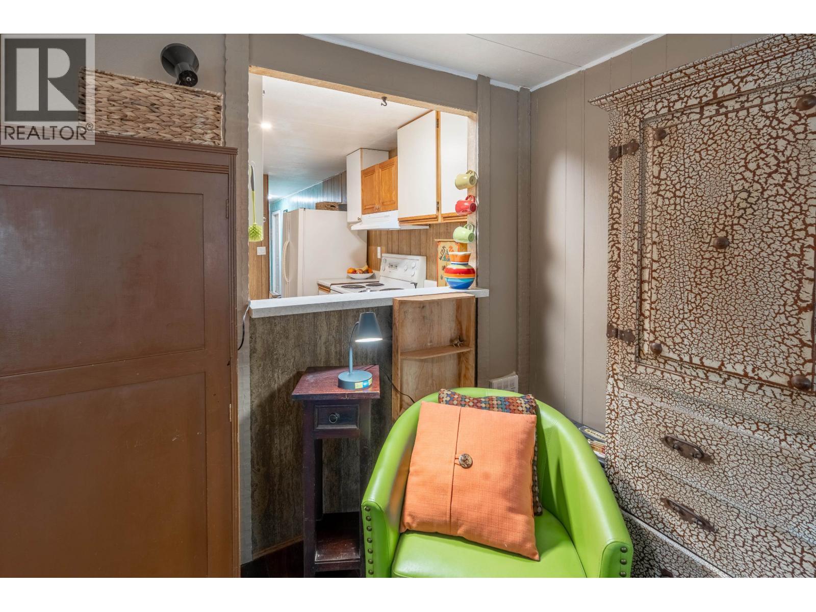 1 4514 SUNSHINE COAST HIGHWAY, Sechelt