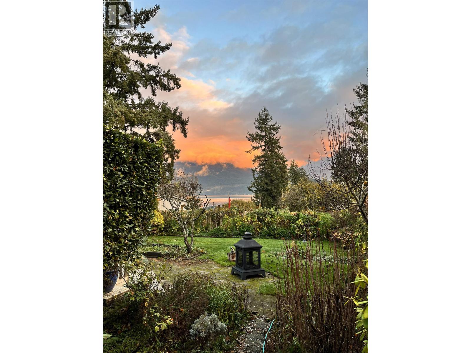 1115 LENORA ROAD, Bowen Island