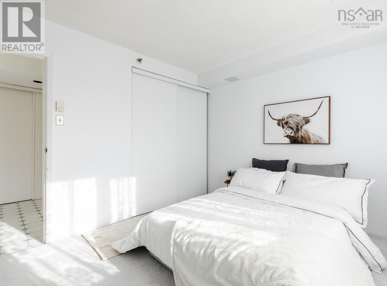 Property 23 of 35 of 612 45 Vimy Avenue