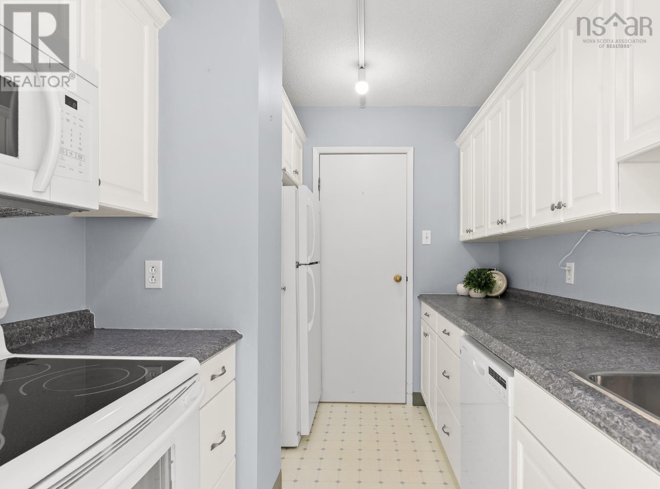 Property 9 of 35 of 612 45 Vimy Avenue