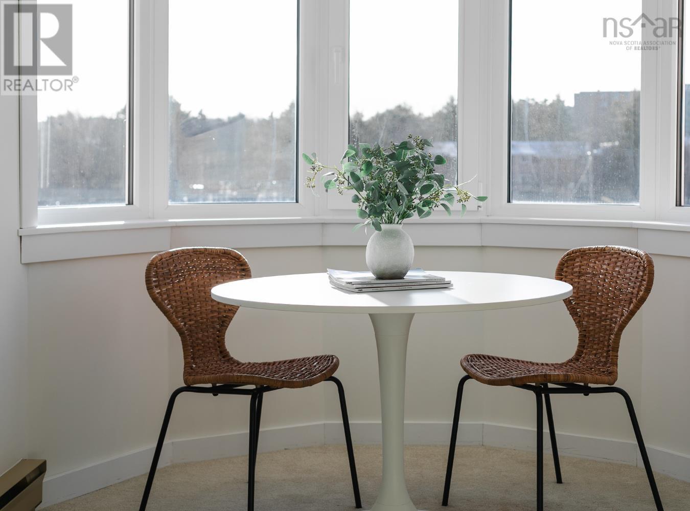 Property 17 of 35 of 612 45 Vimy Avenue