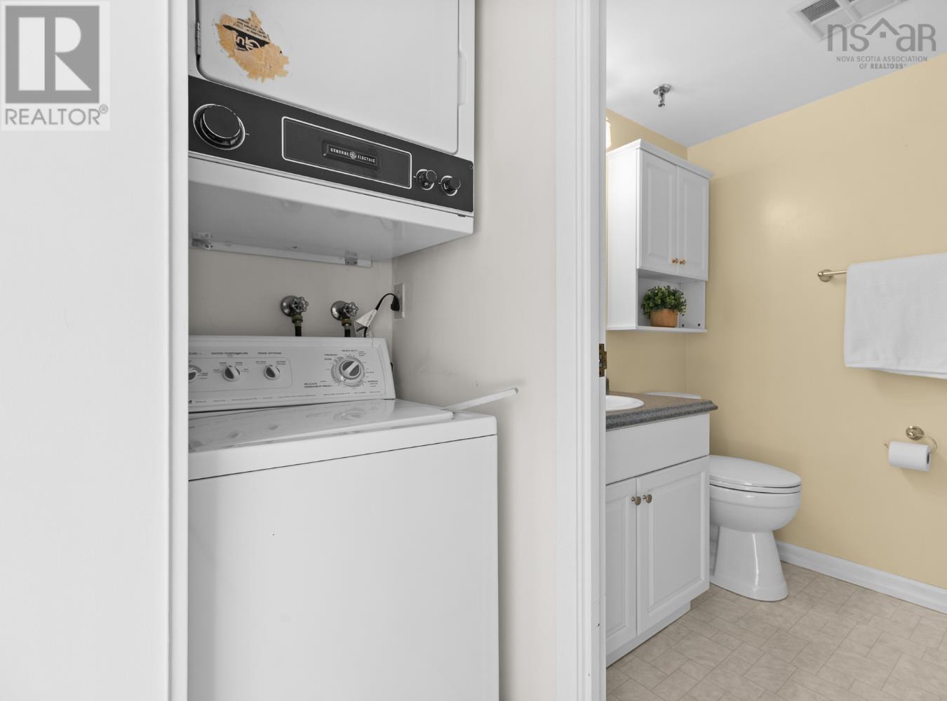 Property 28 of 35 of 612 45 Vimy Avenue