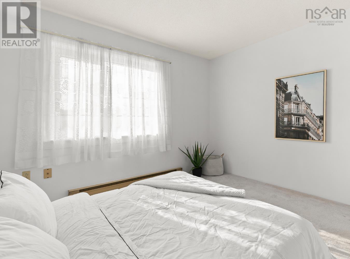 Property 21 of 35 of 612 45 Vimy Avenue