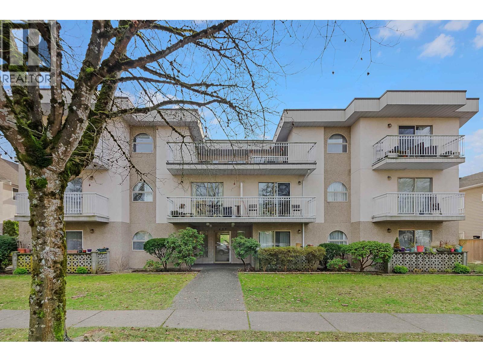 303 458 44TH Avenue - photo 2