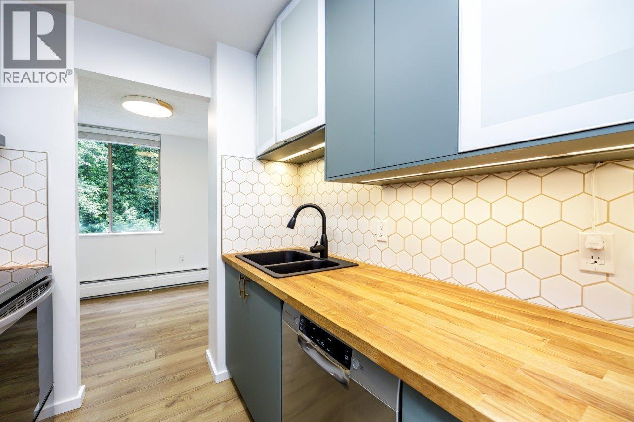 304 2008 FULLERTON AVENUE, North Vancouver