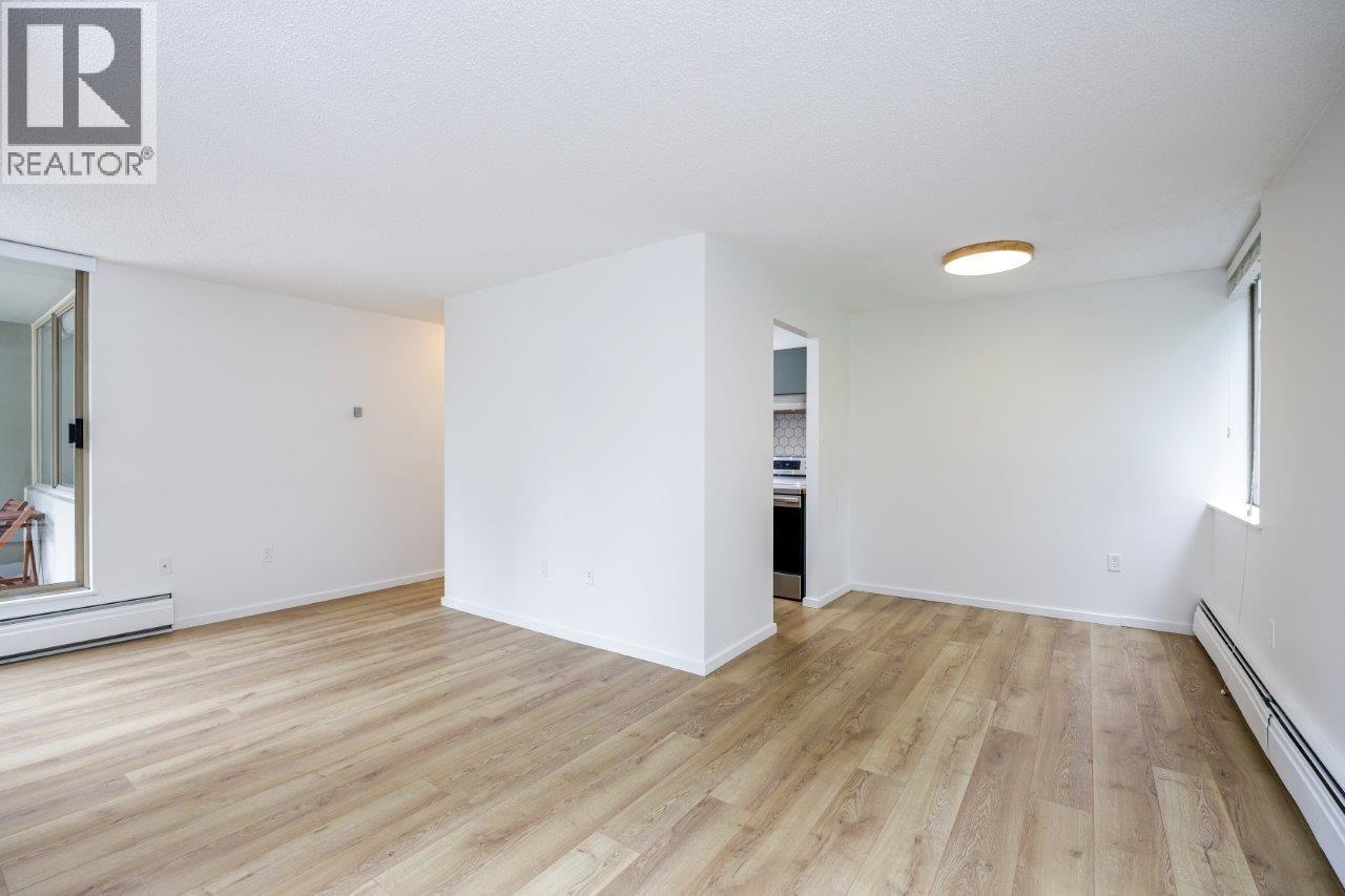 304 2008 FULLERTON AVENUE, North Vancouver