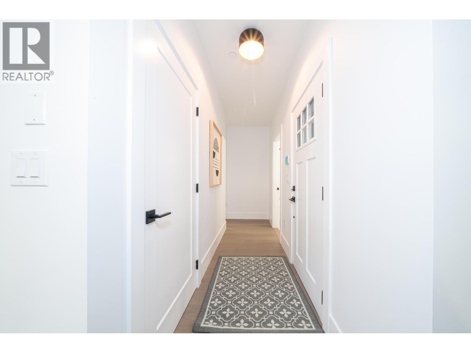 A 2735 W 8TH AVENUE, Vancouver