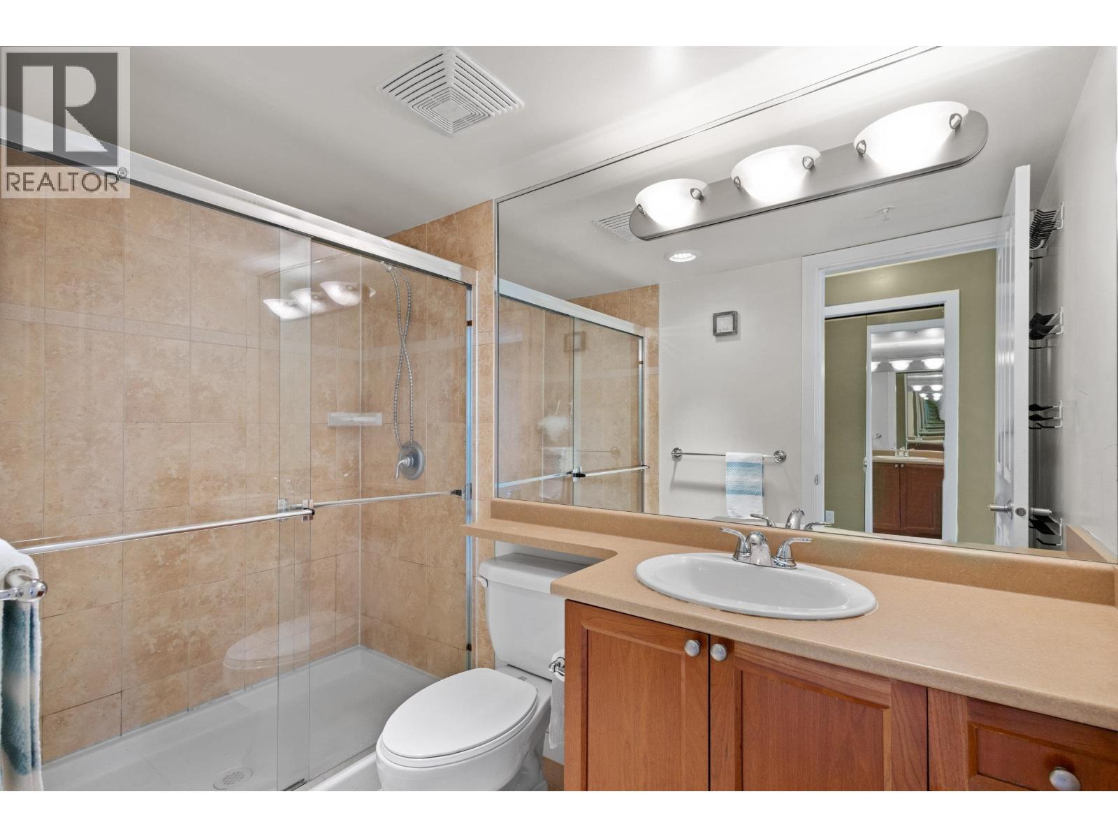 903 235 GUILDFORD WAY, Port Moody