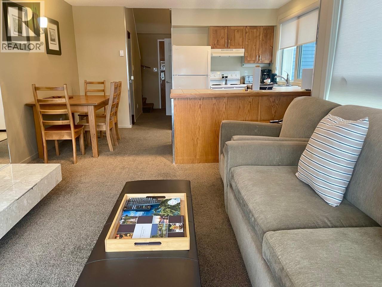 310 Week 1-4321 VILLAGE GATE BOULEVARD, Whistler