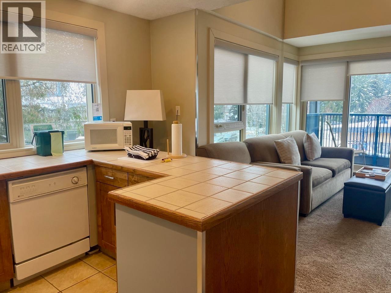 310 Week 1-4321 VILLAGE GATE BOULEVARD, Whistler