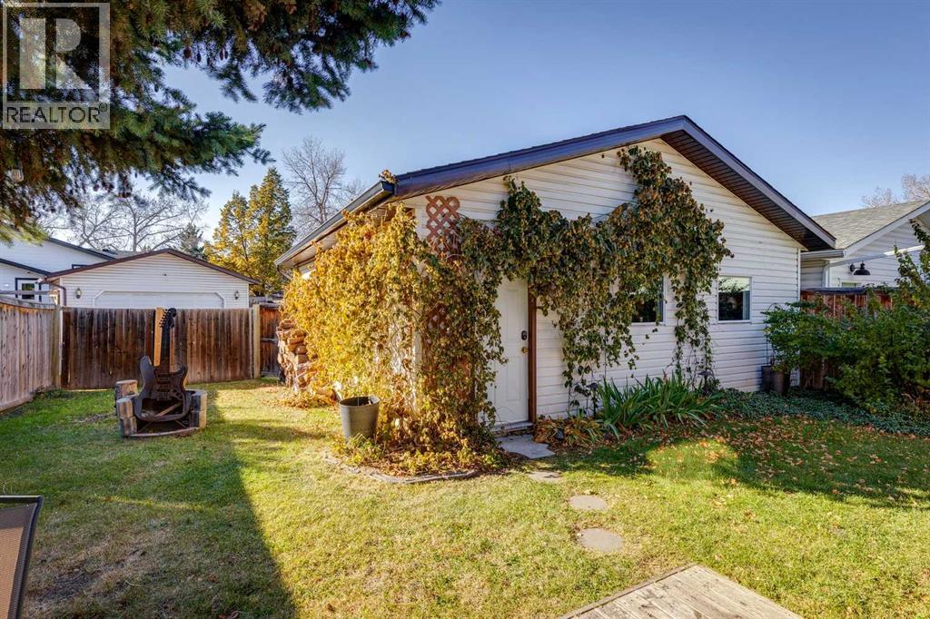 Single Family House Bi-level for Sale in  Midcrest Crescent SE Midnapore Calgary 