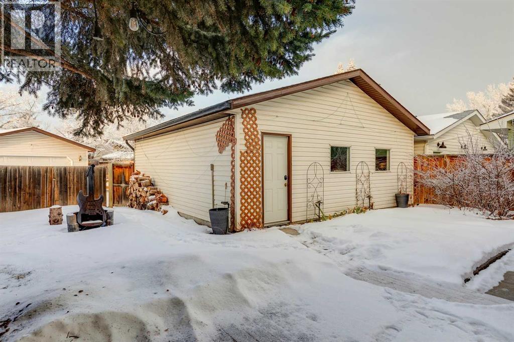 Single Family House Bi-level for Sale in  Midcrest Crescent SE Midnapore Calgary 