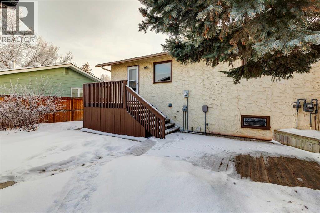 Single Family House Bi-level for Sale in  Midcrest Crescent SE Midnapore Calgary 