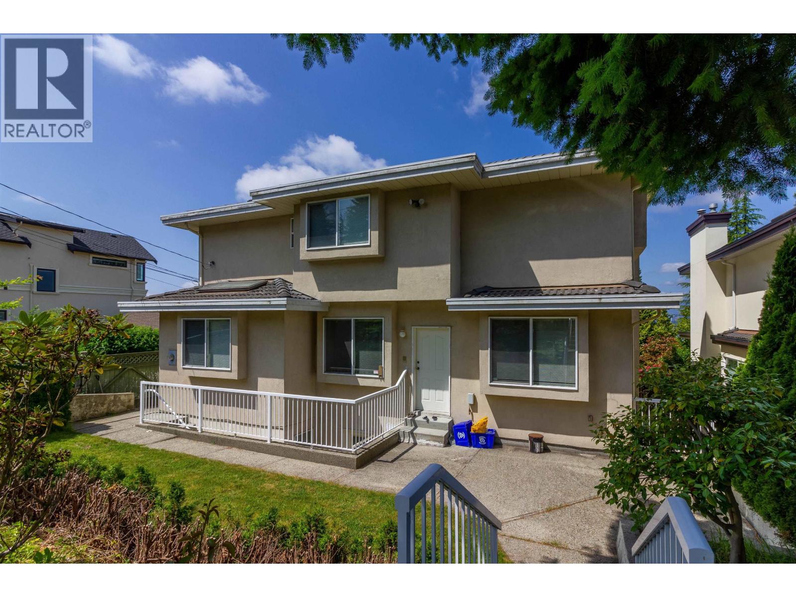 7286 BARNET ROAD, Burnaby