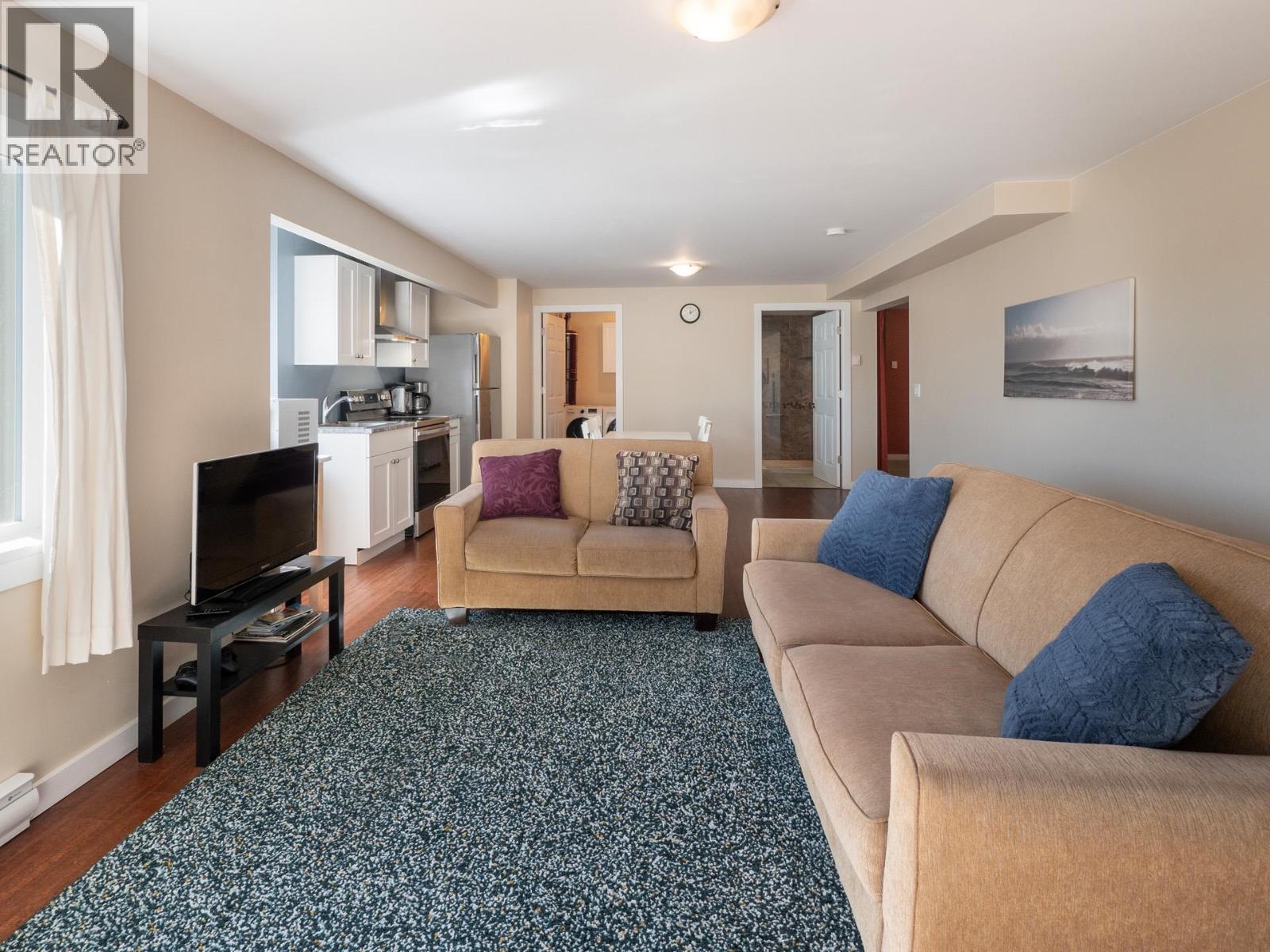 5878 MEDUSA STREET, Sechelt