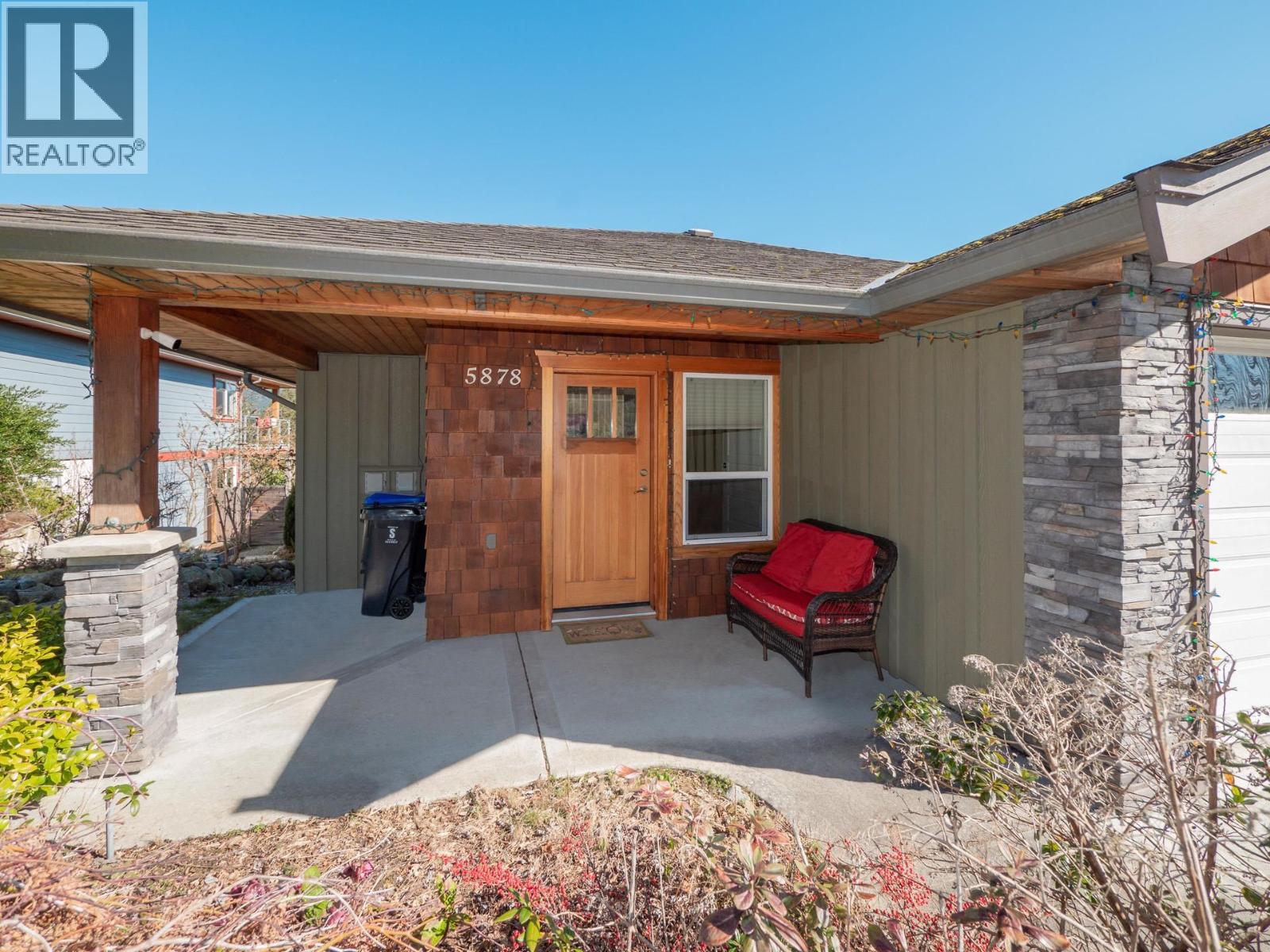 5878 MEDUSA STREET, Sechelt