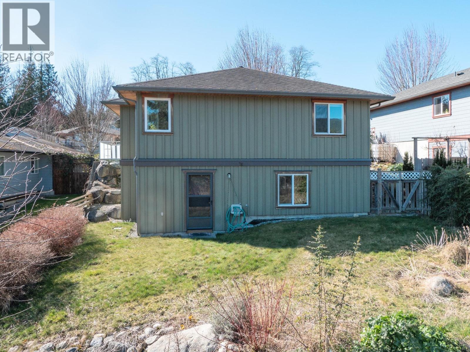 5878 MEDUSA STREET, Sechelt