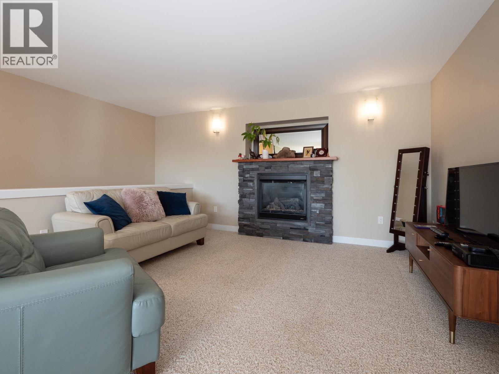 5878 MEDUSA STREET, Sechelt