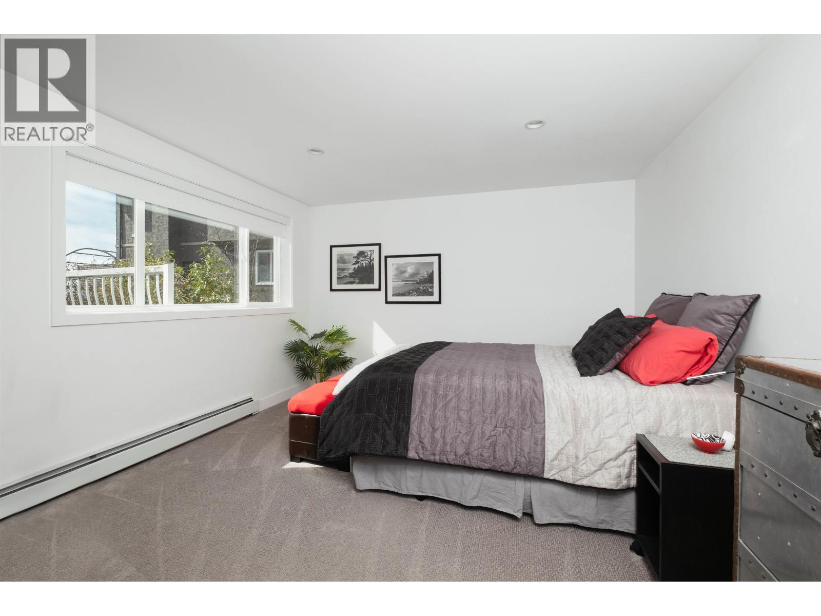 1095 W KEITH ROAD, North Vancouver