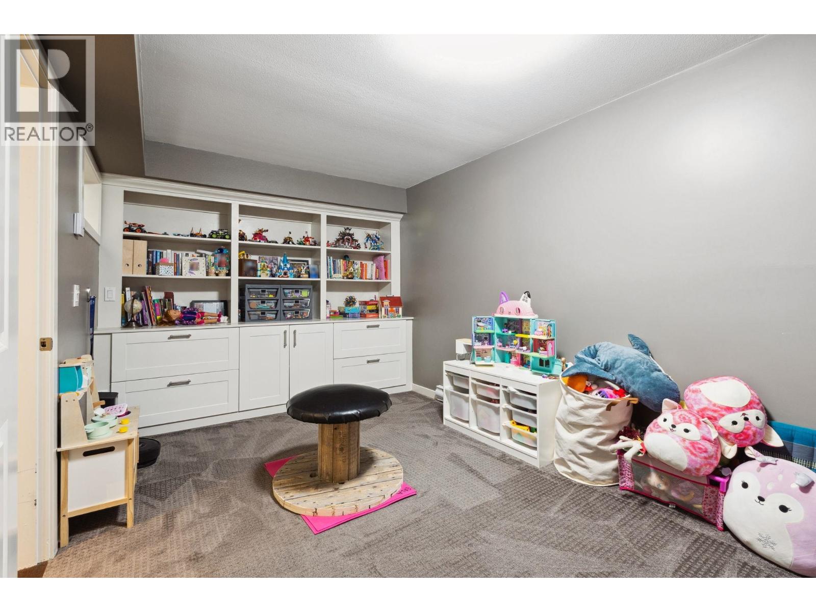 158 W 22ND STREET, North Vancouver