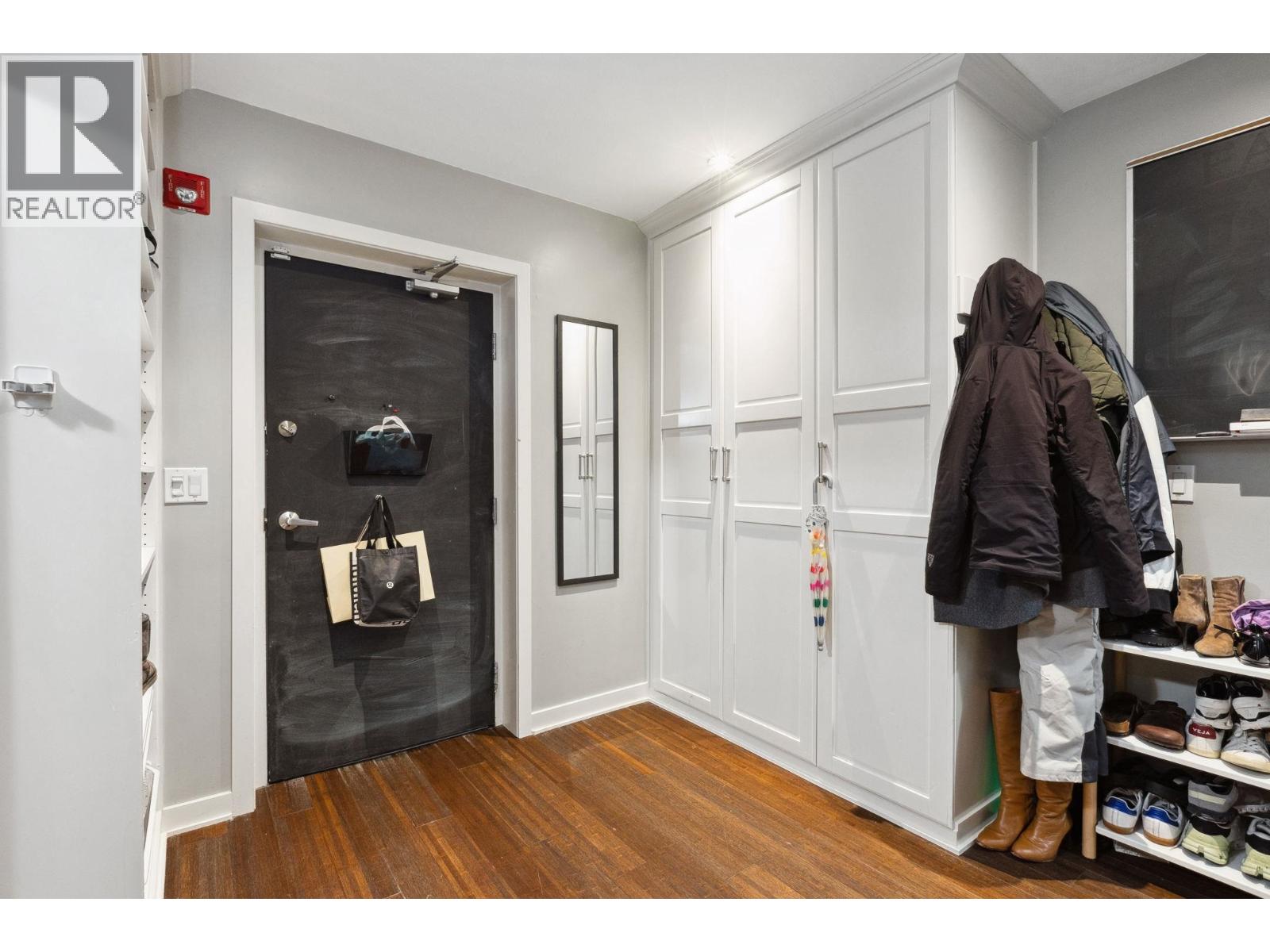 158 W 22ND STREET, North Vancouver