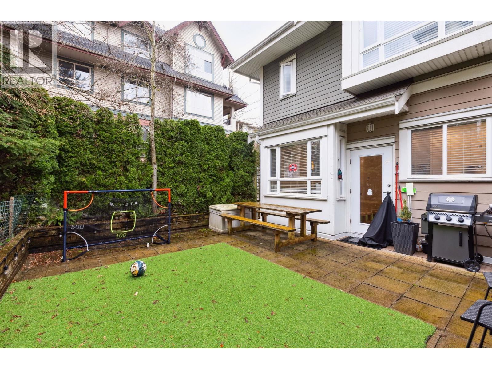 158 W 22ND STREET, North Vancouver