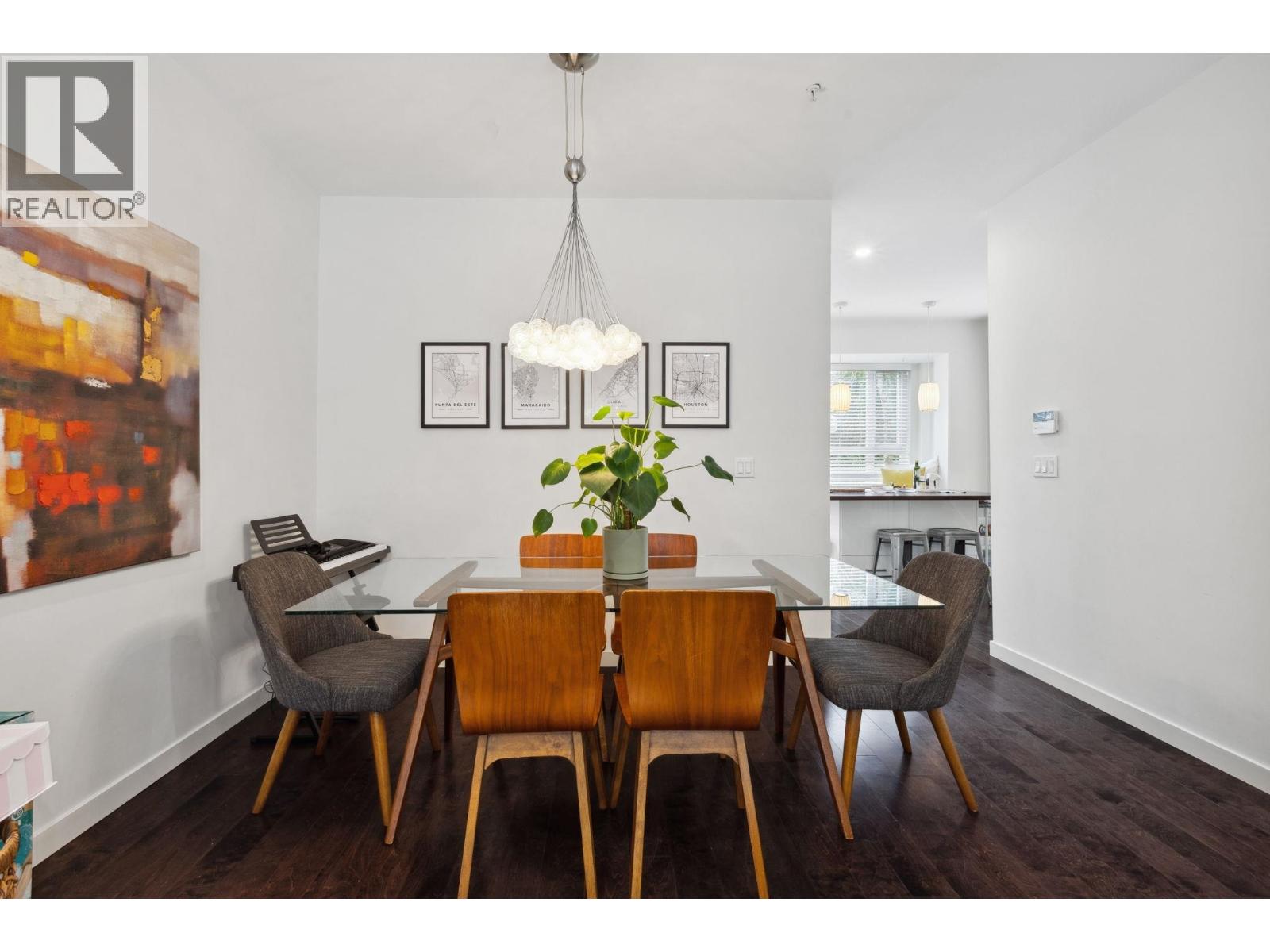 158 W 22ND STREET, North Vancouver