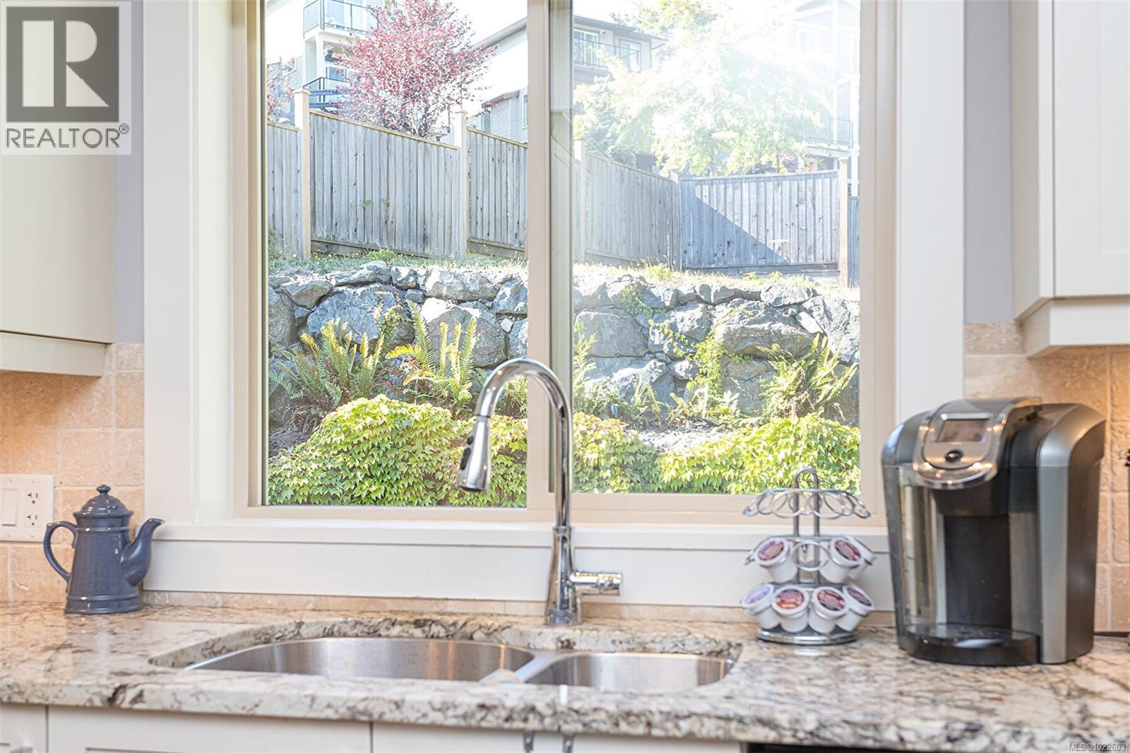 101 ROYAL OAK PL - 12